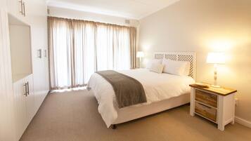 4 dormitorios, caja fuerte, tabla de planchar con plancha