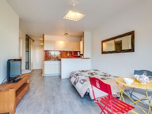 1 Schlafzimmer, Reisekinderbett, kostenloses WLAN, Bettwäsche