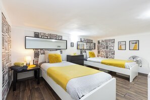 7 chambres, coffres-forts dans les chambres, fer et planche à repasser