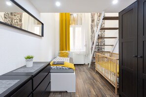 7 sovrum, värdeförvaringsskåp på rummet och strykjärn/strykbräda