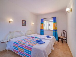 4 habitaciones, cuna de viaje y wifi gratis 