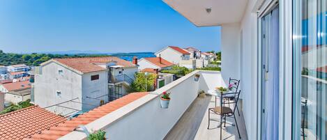Comfort Apartment, Terrace, Sea View | Front of property