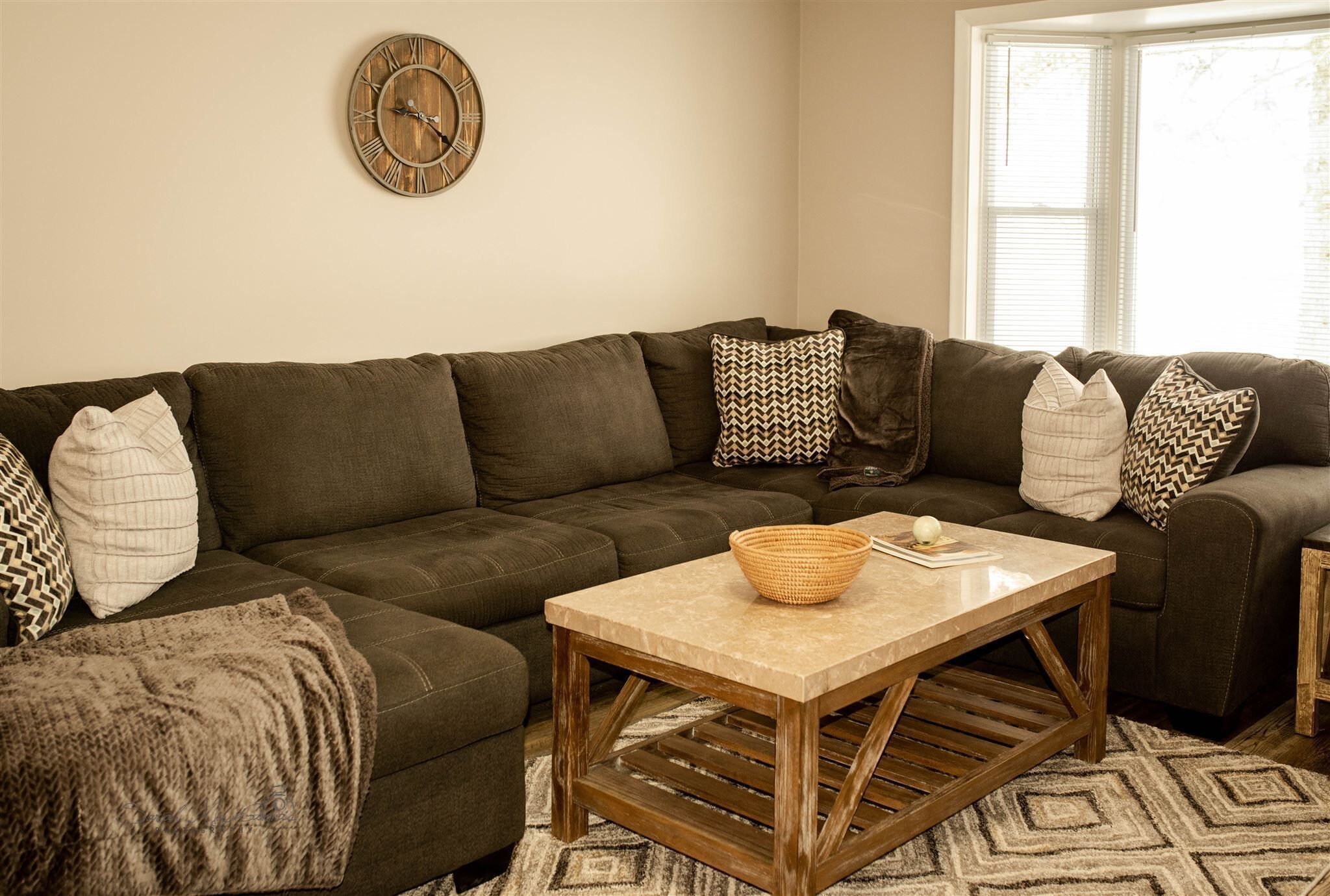 Smart-TV, DVD-Player, Tischfußball, Tischtennisplatte