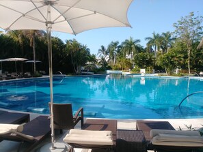 Outdoor pool, a heated pool