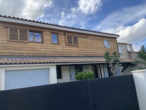 Exterior - Villa with pool, close to beaches and town center. (Narbonne)