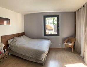 4 chambres, fer et planche Ă repasser, Wi-Fi, draps fournis