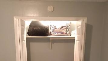 1 Schlafzimmer, Schreibtisch, Bügeleisen/Bügelbrett, kostenloses WLAN