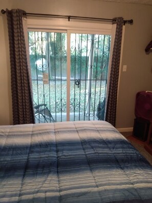 1 chambre, bureau, fer et planche à repasser, Wi-Fi gratuit