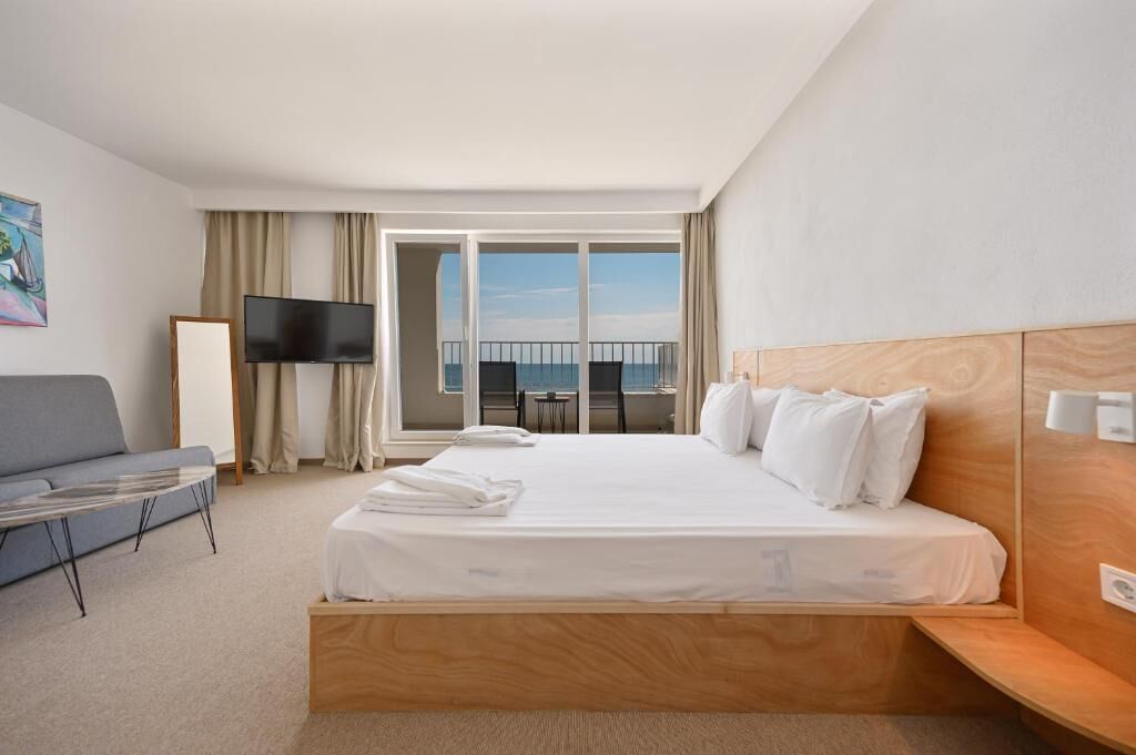 ジュニア スイート シービュー (4 people) | ミニバー、デスク、ノートパソコン用作業スペース、防音設備