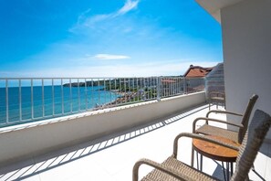 Minibar, desk, laptop workspace, soundproofing