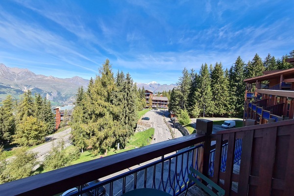 Vue sur le Mont-Blanc depuis le balcon de l'appartement