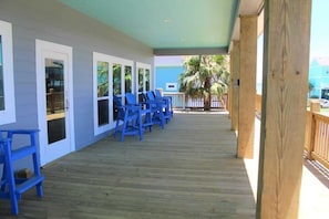 Terrace/patio - Pelican Wharf, Pool/Hot Tub (Crystal Beach)