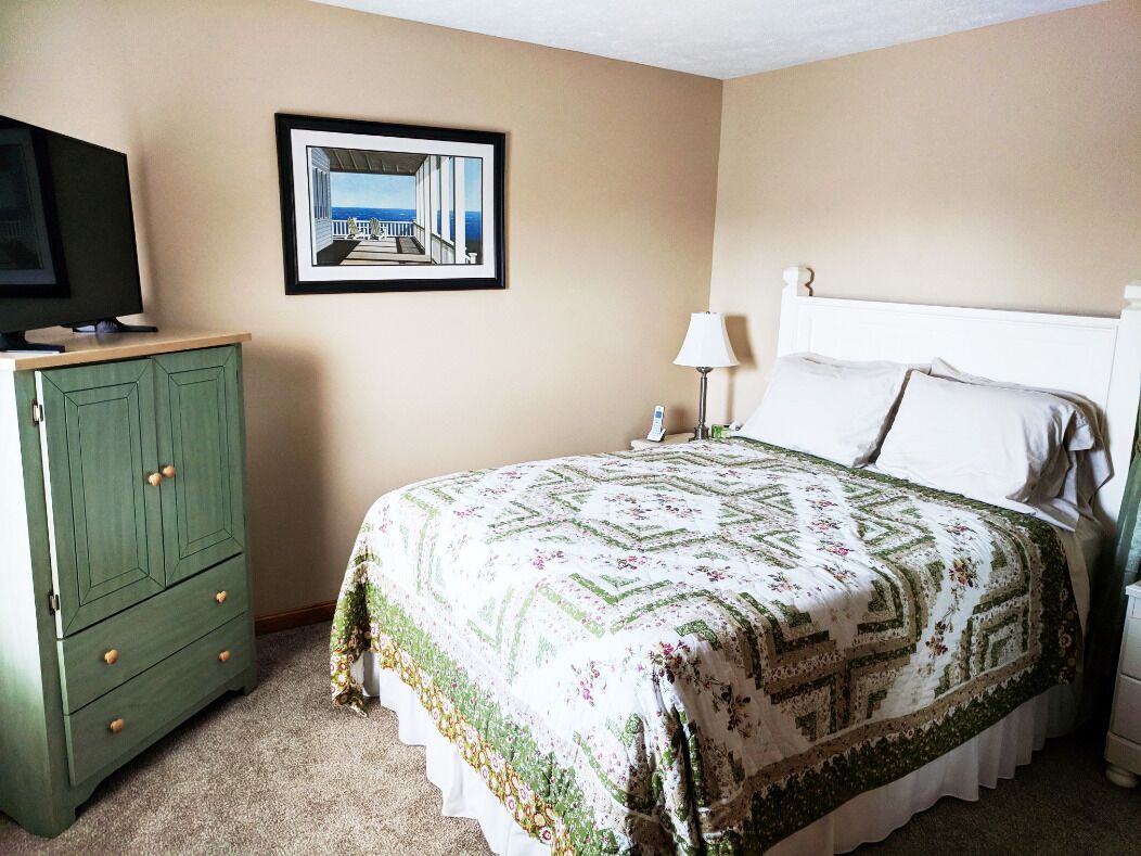  Escape to the Beach! Cozy Condo in downtown OOB.