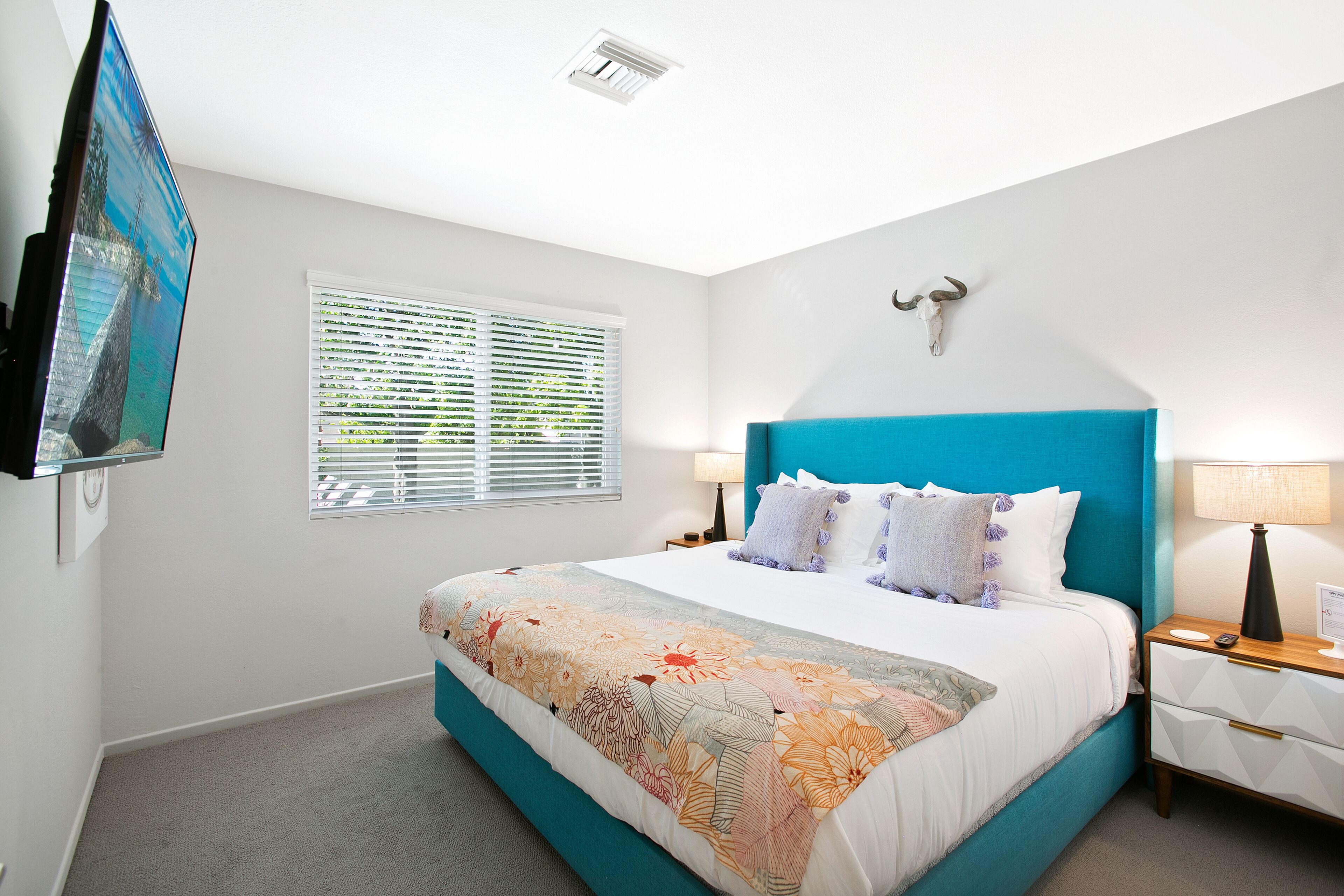 Beautiful and Iconic Palm Springs Living