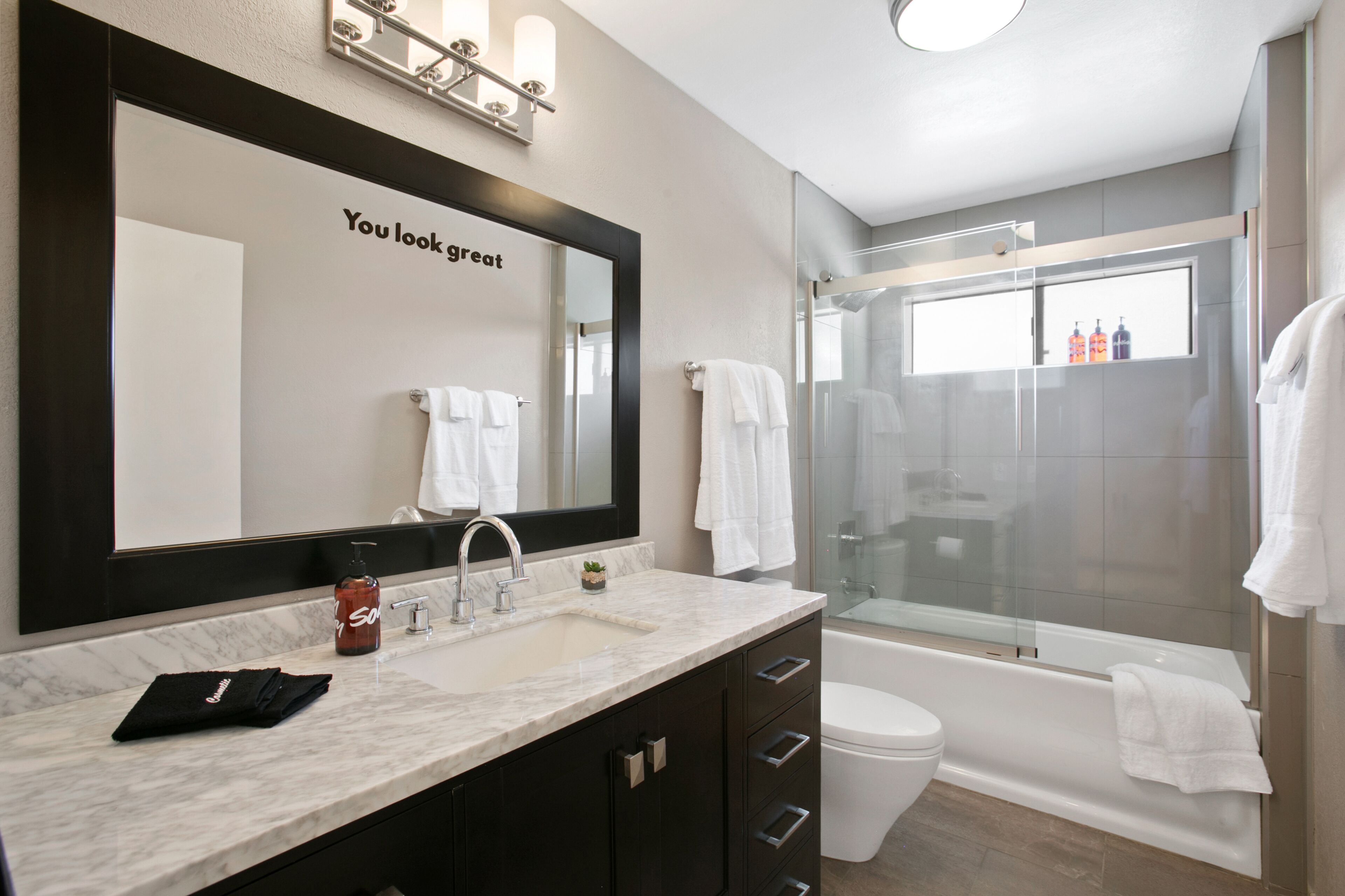 Beautiful and Iconic Palm Springs Living