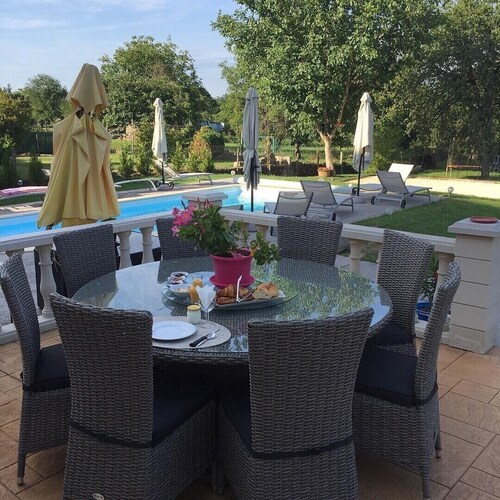 4★ group gite with pool, spa and sauna, ideal for families and groups of friends