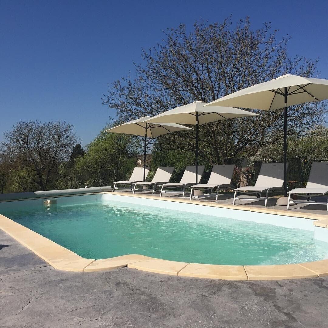 室外游泳池，恒温泳池