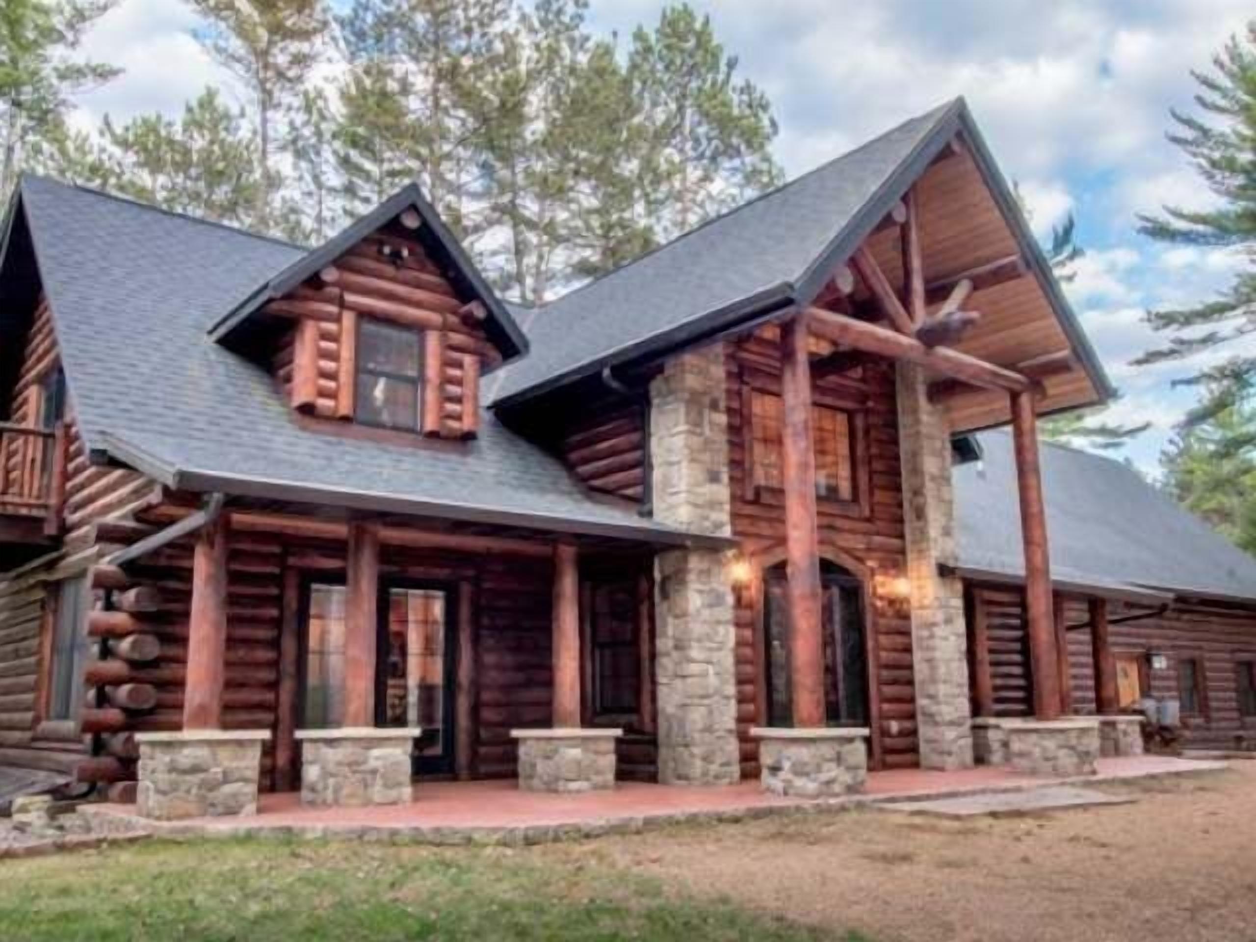 Eagle Camp Lodge - Northwoods Log Home - On Willow Flowage