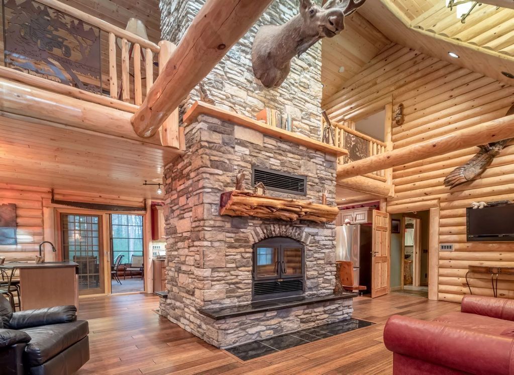 Eagle Camp Lodge - Northwoods Log Home - On Willow Flowage