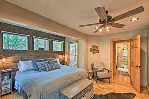 3 bedrooms, desk, iron/ironing board, travel cot