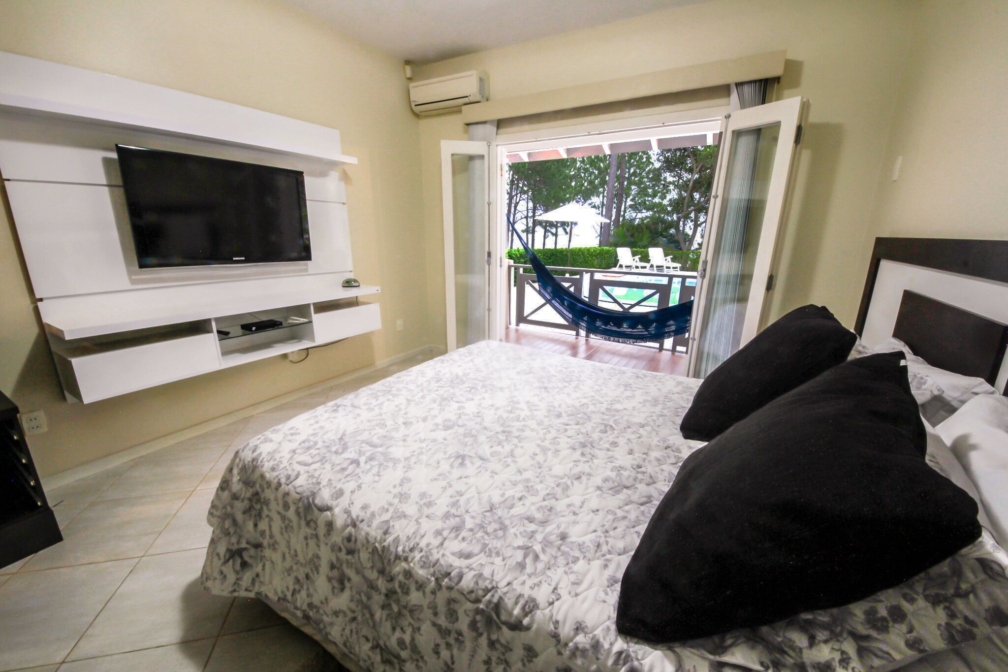 Home in Paradise. Praia Mole Front