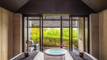 Couples treatment room(s), steam room, body treatments, aromatherapy