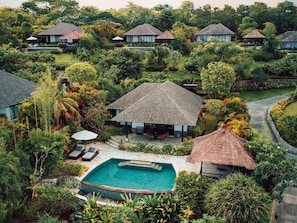 Premium bedding, free minibar, in-room safe, desk - Raffles Bali (Jimbaran)