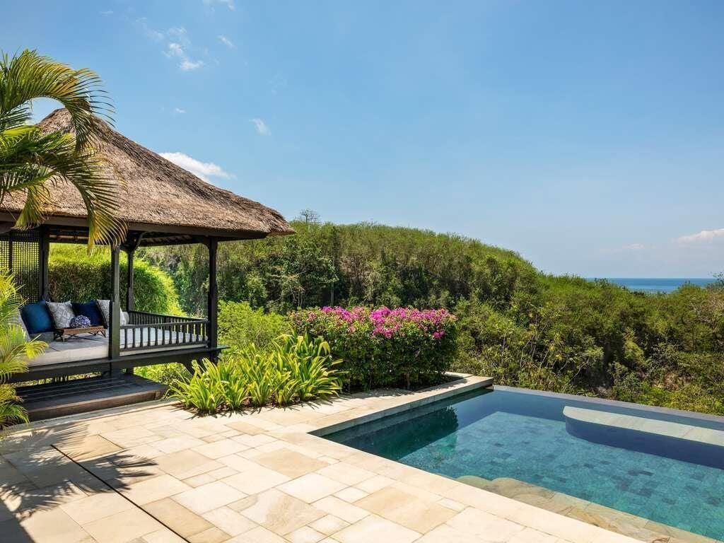 วิลล่า, 1 ห้องนอน, สระว่ายน้ำส่วนตัว, วิวทะเล (Hilltop Pool Villa) | เครื่องนอนระดับพรีเมียม, มินิบาร์ฟรี, ตู้นิรภัยในห้องพัก, โต๊ะทำงาน