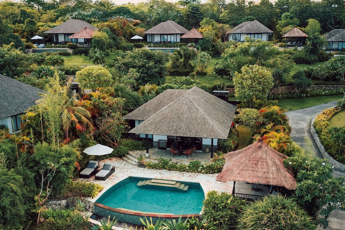 Ocean One Bedroom Pool Villa | Premium bedding, free minibar, in-room safe, desk