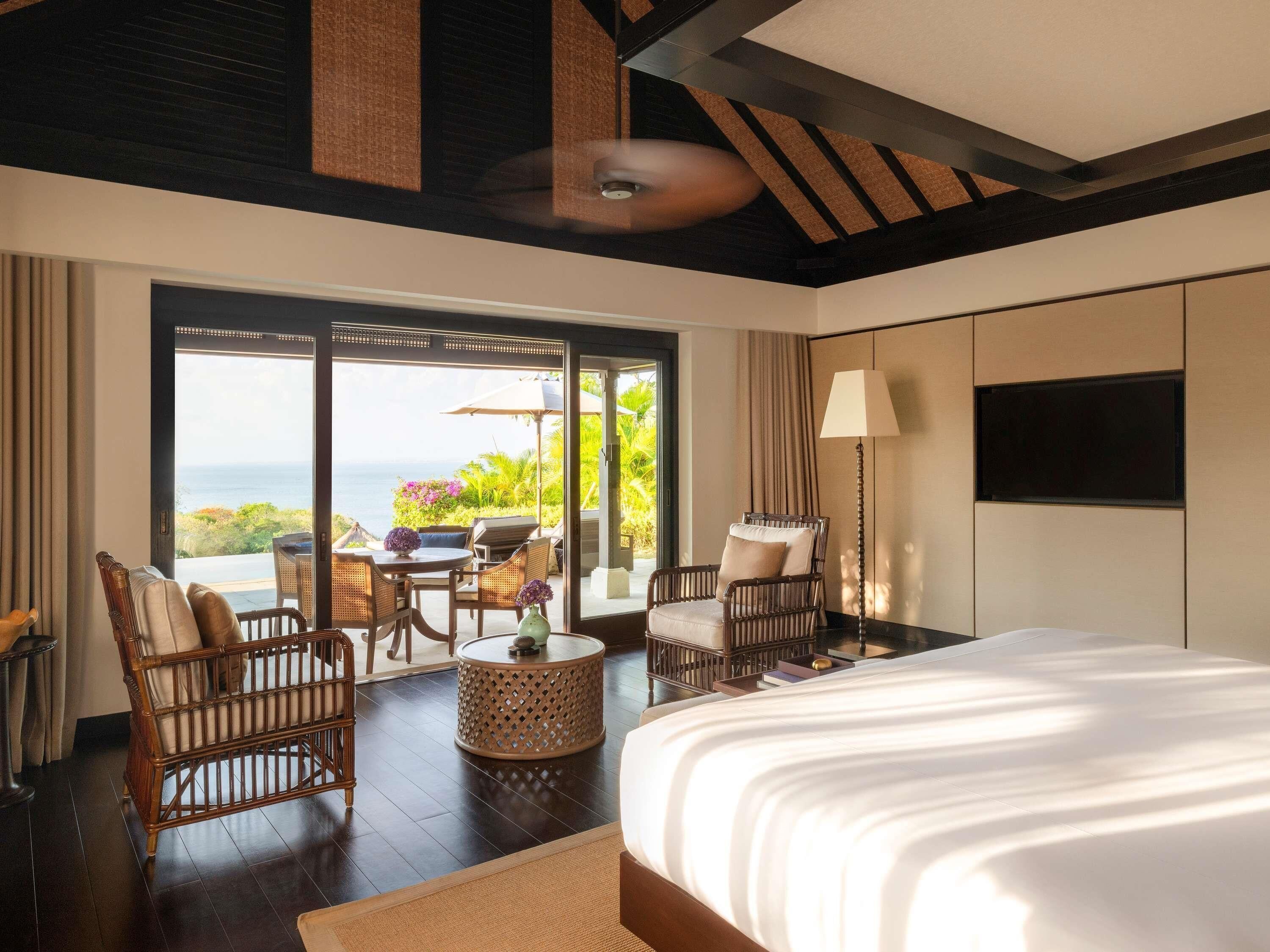 Hilltop One Bedroom Pool Villa | Premium bedding, minibar (free items), in-room safe, desk