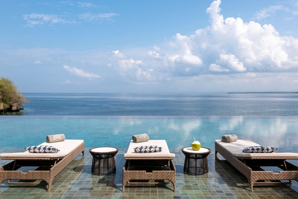 Outdoor pool, open 6:00 AM to 7:00 PM, cabanas (surcharge)