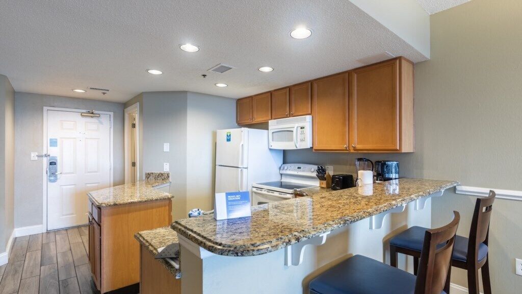 Tropical Club Wyndham Sea Watch Plantation, 2 Bedroom Condo sleeps Eight, 25 Steps to Water