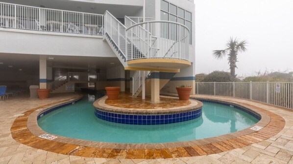 Beheizter Pool