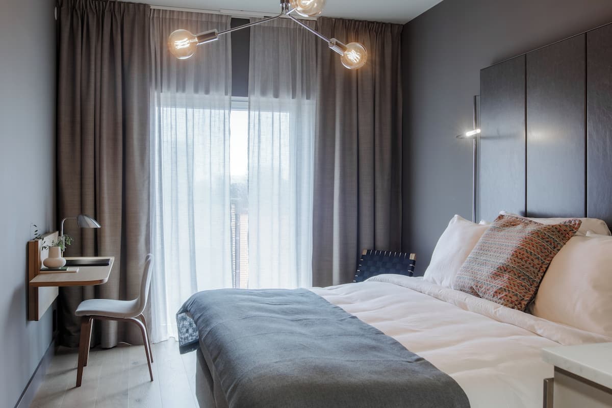 Standard-Doppelzimmer, Nichtraucher | Hochwertige Bettwaren, Daunenbettdecken, Minibar, Schreibtisch