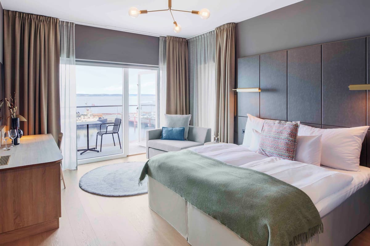 Chambre Supérieure avec lits jumeaux, vue port