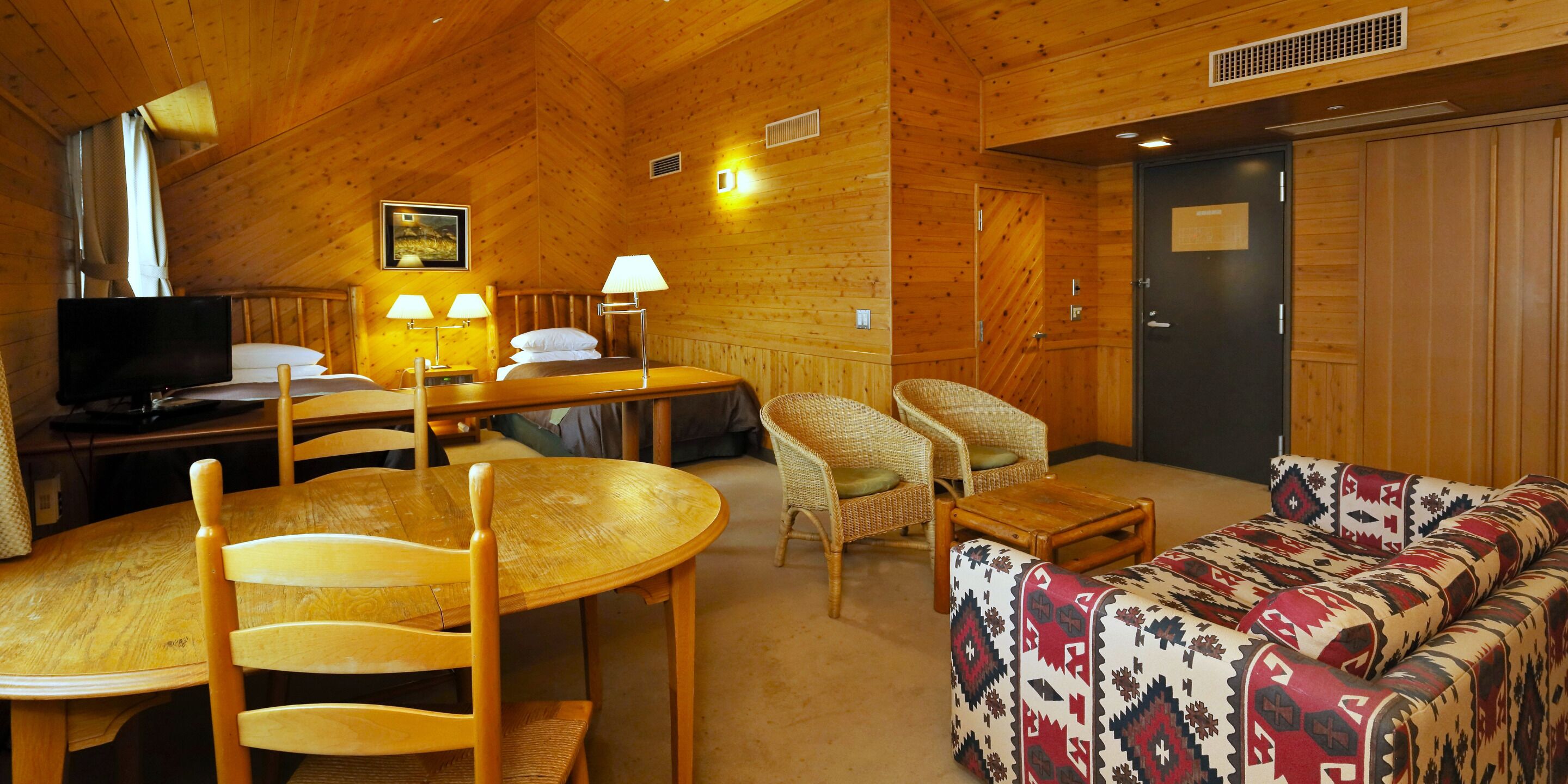 Deluxe Twin Room(4F), Non Smoking | Free WiFi, bed sheets