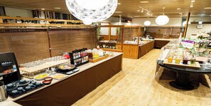 Desayuno japonés diario (JPY 1100 por persona)