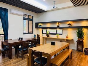 Desayuno de cocina local incluido todos los días