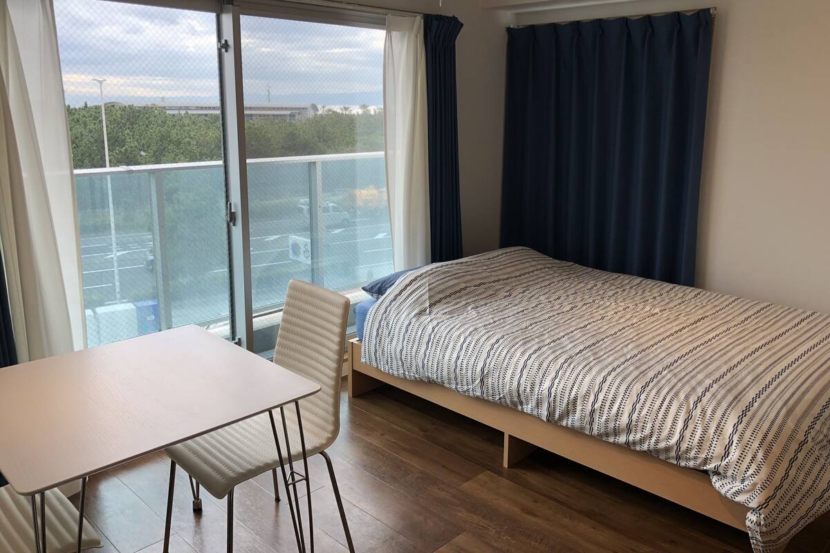 Apartamento superior | Escrivaninha, espaço de trabalho para notebook, quartos à prova de som