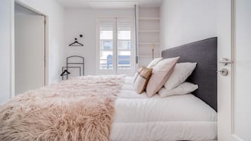 3 dormitorios, tabla de planchar con plancha, wifi gratis y ropa de cama