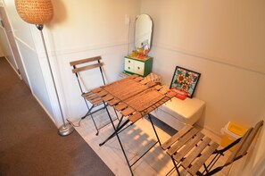 Habitación triple, baño privado | Escritorio y wifi gratis