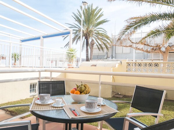 Unclassified image, 1 of 9, button