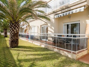 Unclassified image, 3 of 9, button