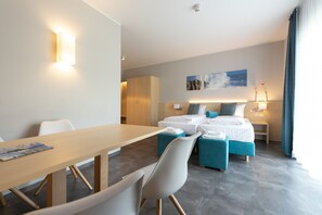 Appartement Confort | Repas dans la chambre