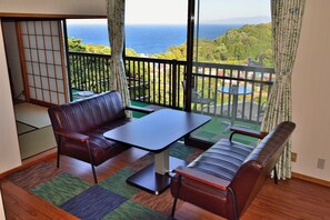 Casa, 4 camere da letto | 4 camere, una scrivania, Wi-Fi gratuito, lenzuola