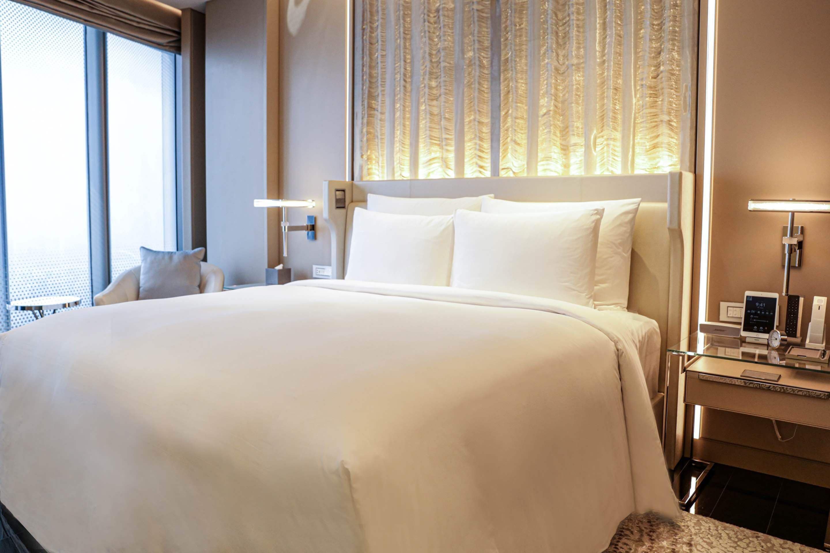 Photo - J Hotel, Shanghai Tower - Above All Else, Overlooking the Bund