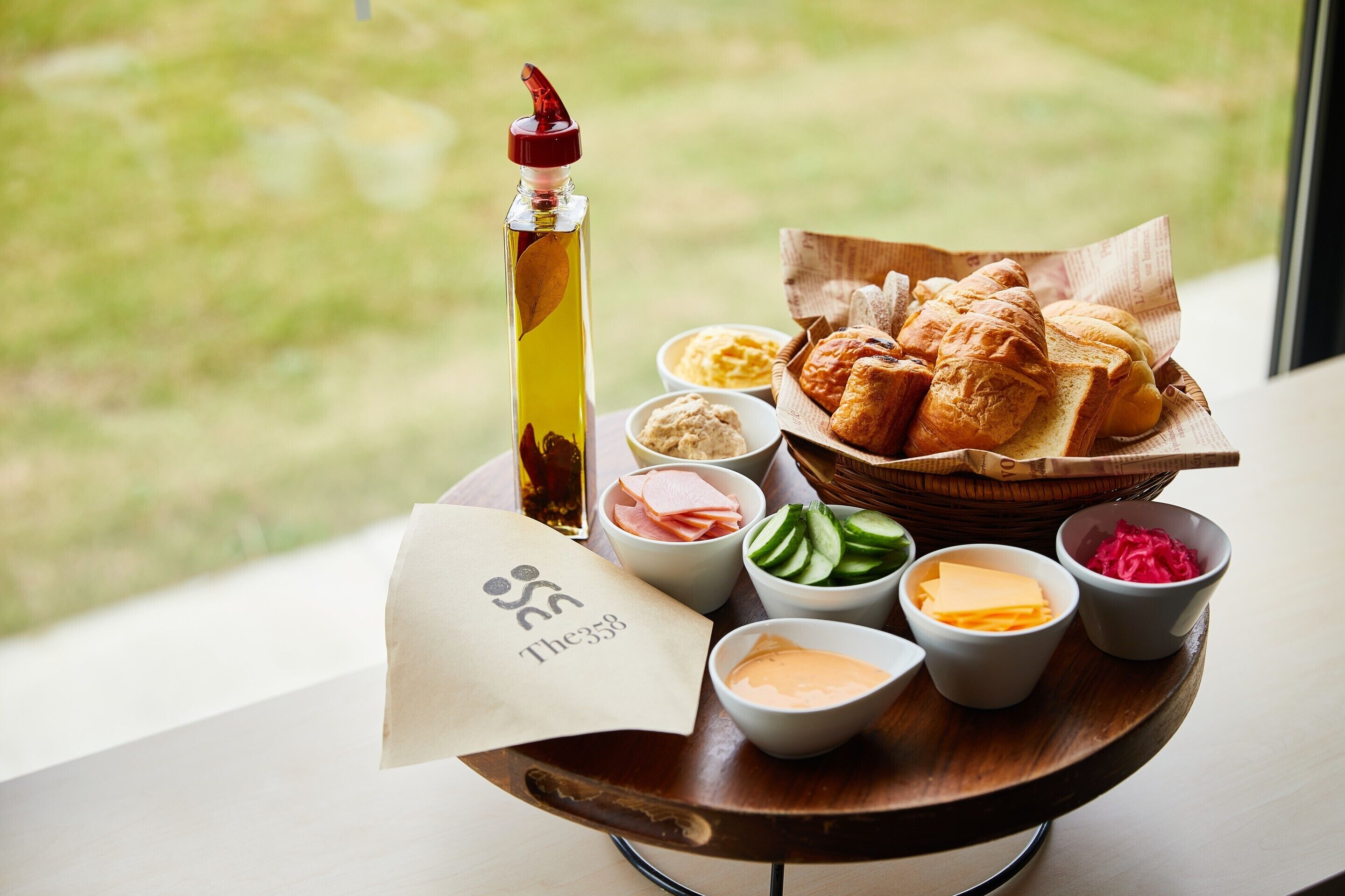 daily buffet breakfast (jpy 1980 per person)