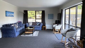 House, 3 Bedrooms | Living area - Anglers Retreat (Lake Tekapo)