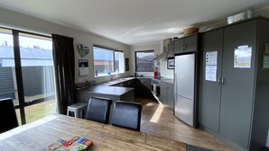 House, 3 Bedrooms | Private kitchen - Anglers Retreat (Lake Tekapo)
