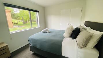 House, 2 Bedrooms | 2 bedrooms, free cots/infant beds, free WiFi, bed sheets